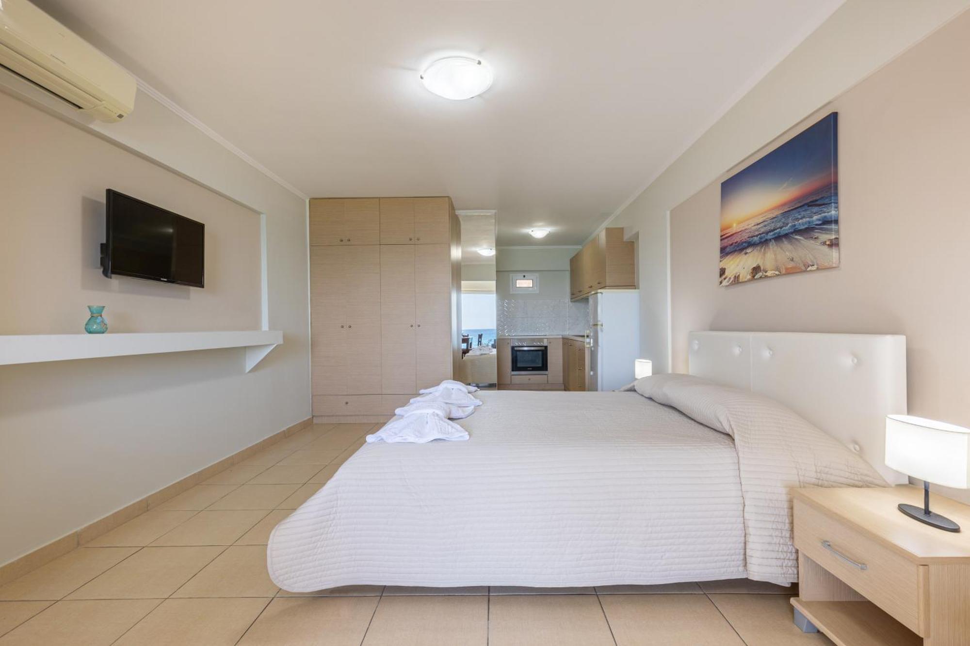 Playa Del Zante Apartment Amoudi Bagian luar foto