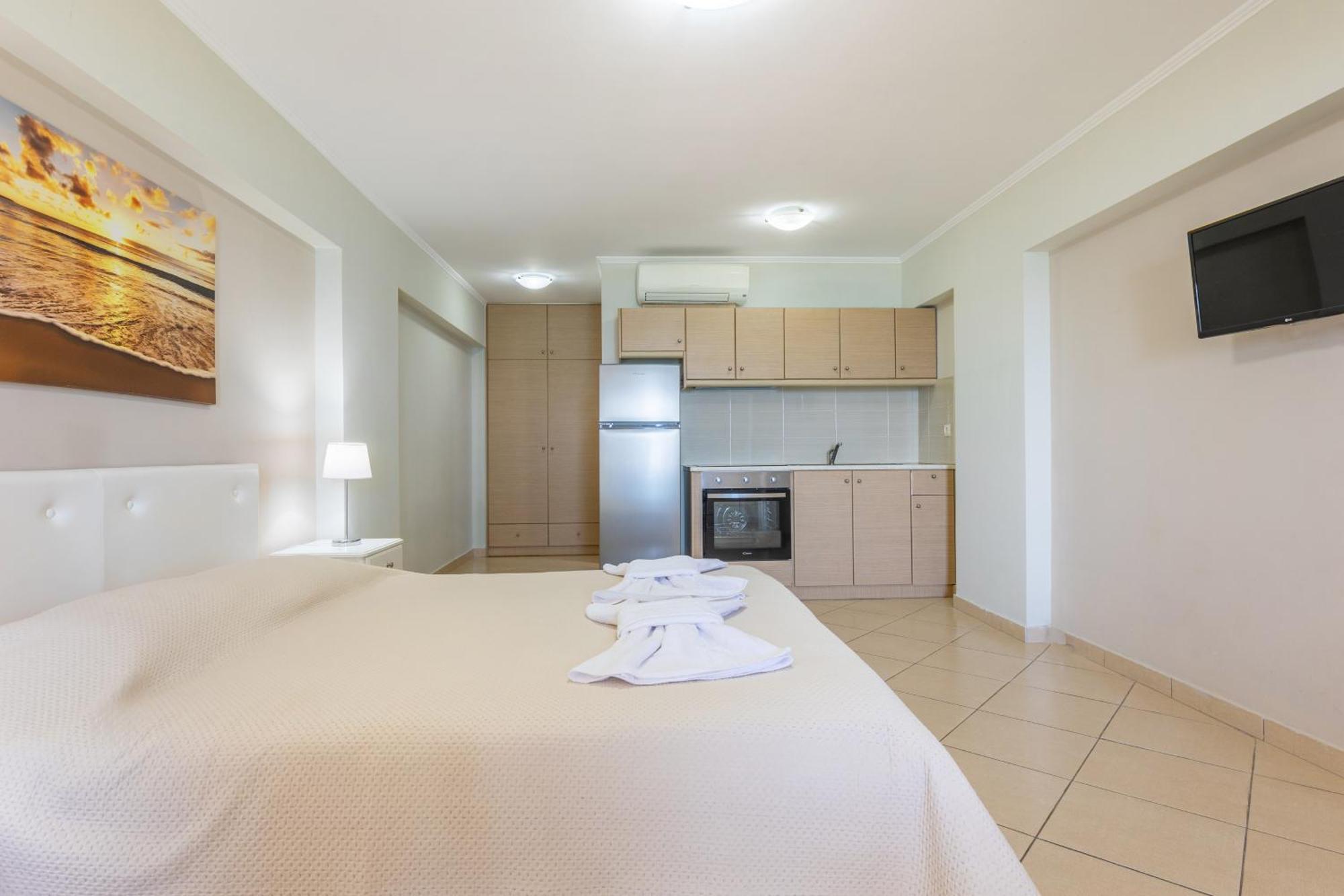 Playa Del Zante Apartment Amoudi Bagian luar foto