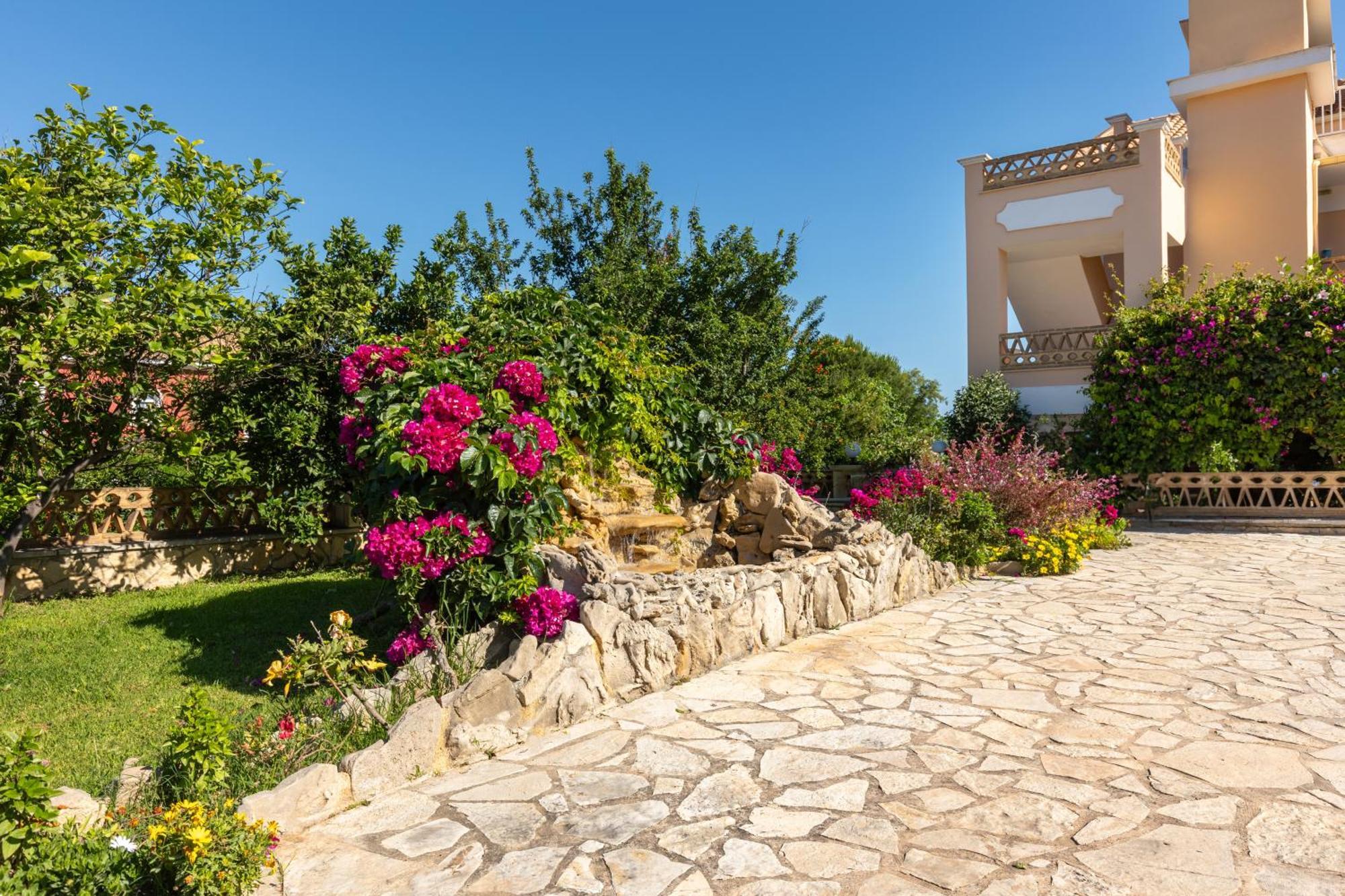 Playa Del Zante Apartment Amoudi Bagian luar foto