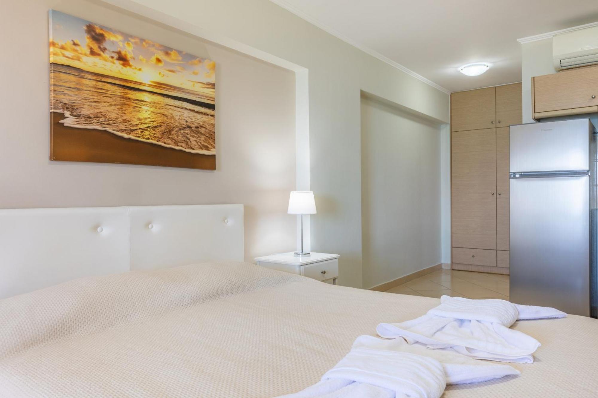 Playa Del Zante Apartment Amoudi Bagian luar foto
