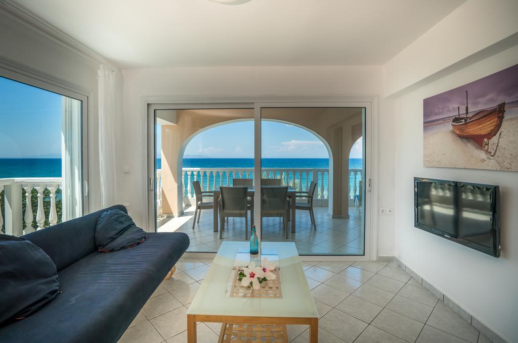 Playa Del Zante Apartment Amoudi Bagian luar foto