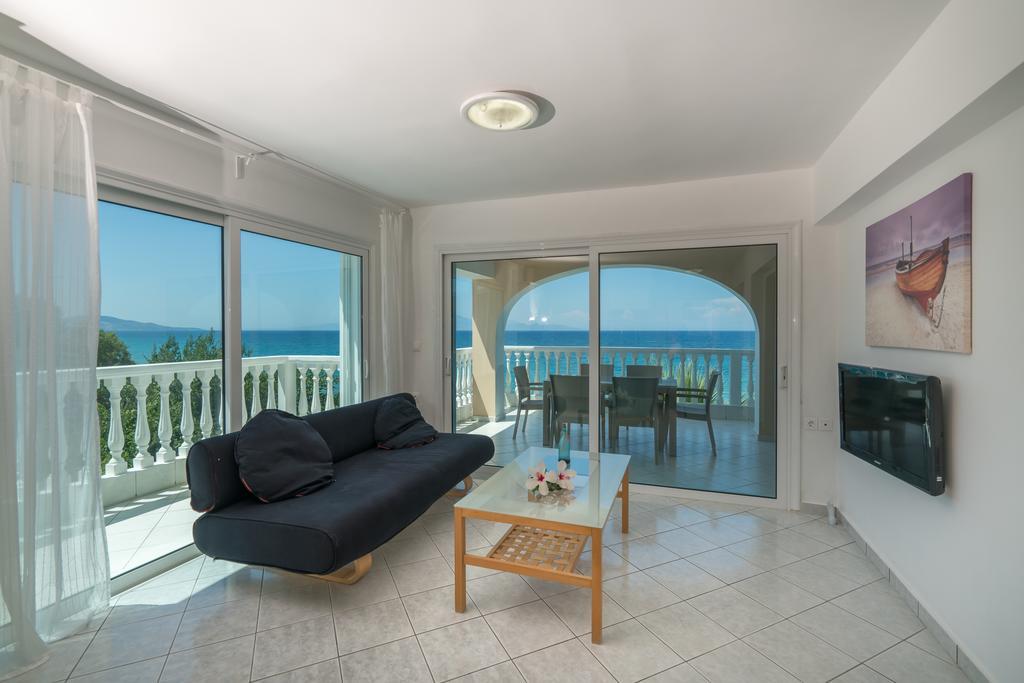 Playa Del Zante Apartment Amoudi Bagian luar foto